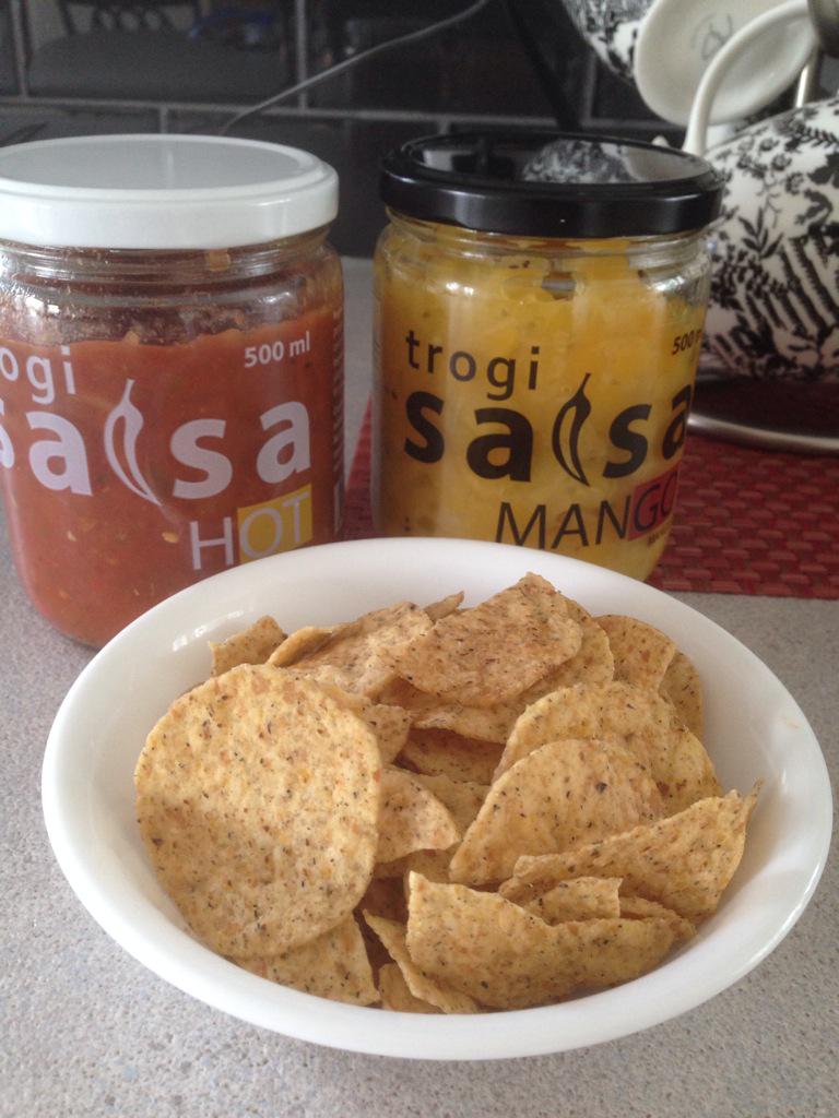 _zeebeehoney_'s tweet photo. After @MarketRegina snack!  It's warming me up! @TrogiFoods  #hot salsa #mango #localfood http://t.co/cWEa7ZzSwS