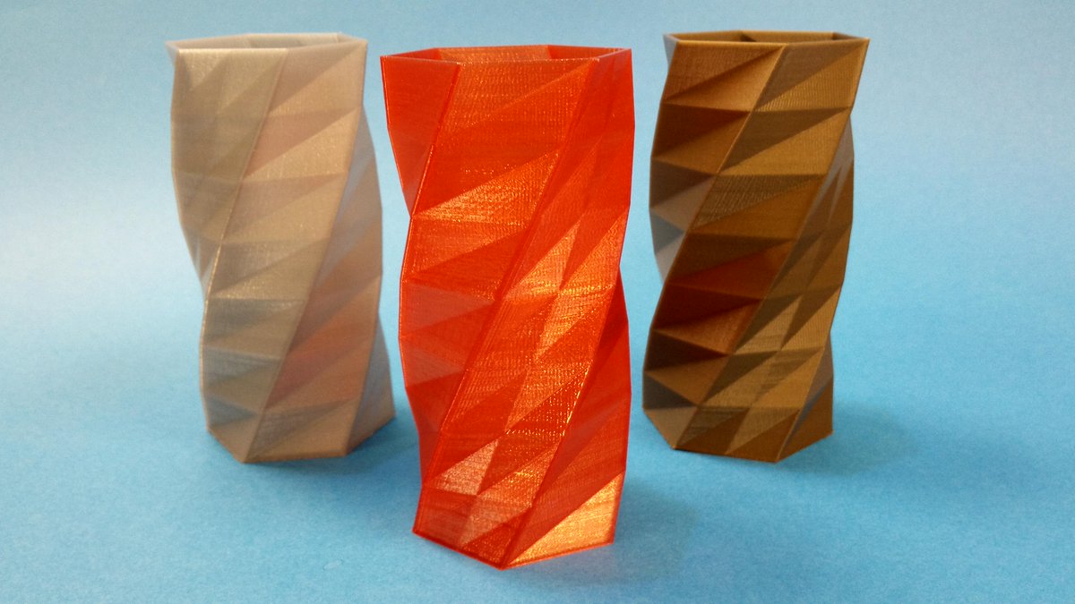 PrinterThinker's tweet image. 3D printed twisted vase downloaded from Thingiverse. More pictures and details of the print printerthinker.com/3d-print-twist….