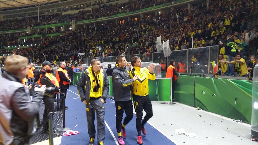 BVB's tweet photo. #dankekehli #twoff http://t.co/5bvMlmOGiU