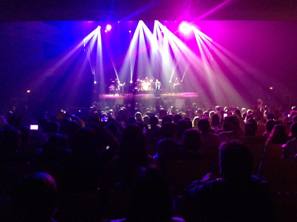 AbrahamMateo's tweet photo. GRACIAS IBI por otra noche MÁGICA! Me hicisteis volar! Os amo❤️ http://t.co/oyXmipEsFf