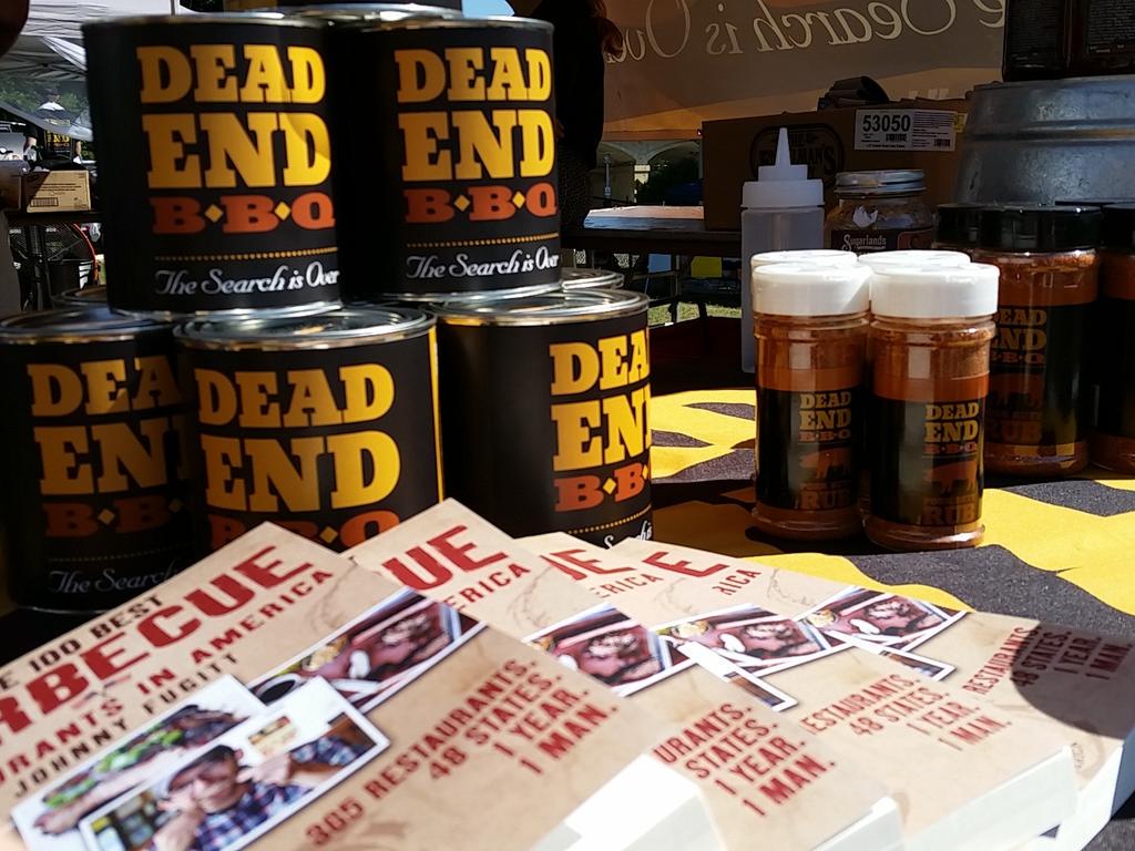 deadendbbq's tweet photo. Our retail is up and running with all of your barbecuing needs. #sauce #rub #knoxville #debbq http://t.co/6tW2MdTFJs
