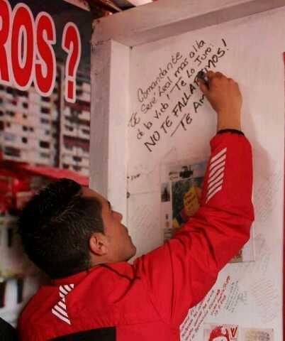 jolynatty's tweet photo. #RobertVive Viviras x siempre mi niňo! http://t.co/BIm6UtV9Mq