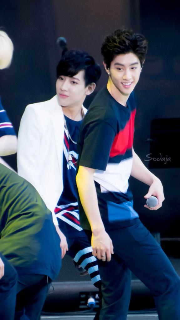 MarkTuan_France's tweet photo. 150502 | #KTMF2015 #GOT7 #Mark #BamBam.
©Sodajaja http://t.co/tA85dn9OH9