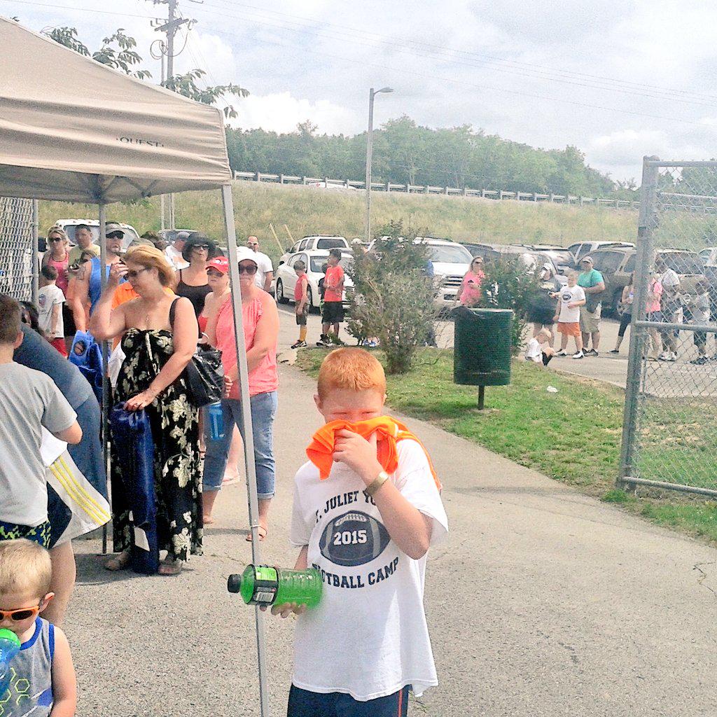 jabaridavis_VFL's tweet photo. Great Camp 2day In Nashville I Really Appreciate The Support My Largest Camp Ever Over 80 Kids!!  #TennTraincamp http://t.co/CZ8OOhtWDd