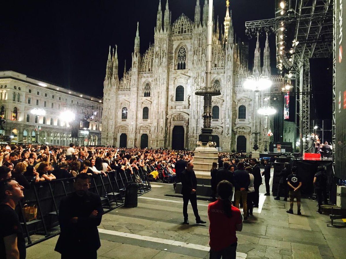 david_garrett's tweet photo. 40.000 People in Milano!!!!
Mille Grazie xxxxx http://t.co/JSurmmQPkm