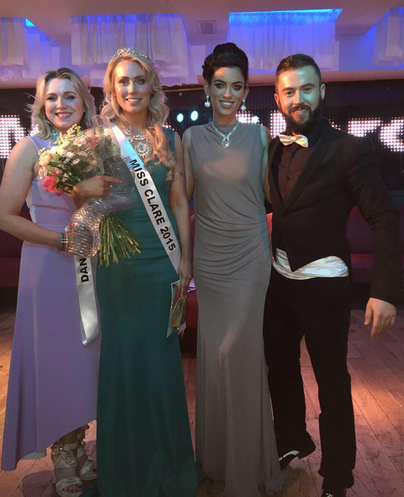 deric_tv's tweet photo. Super night hosting Miss Clare '15 @QueensNightclub @MissIrelandORG @HazelMcMahon1 @Mikie_Ol @RSVPMagazine #MissClare http://t.co/GbFq3OLKtO