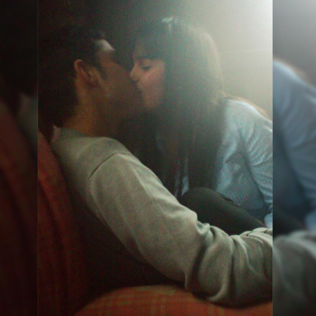 Cristinapema96's tweet photo. Xq a veces estams enfadados sin motivos ni razones pero siempre estams el uno al lado del otro (en lo bueno y malo) http://t.co/Zcr9XFnWKN