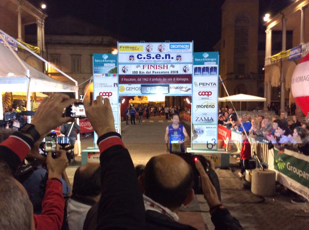 runninginITALY's tweet photo. É arrivato il nostro campione!!!!@davidecassani #100km #running @runnersworldITA http://t.co/ikSQMraCyo