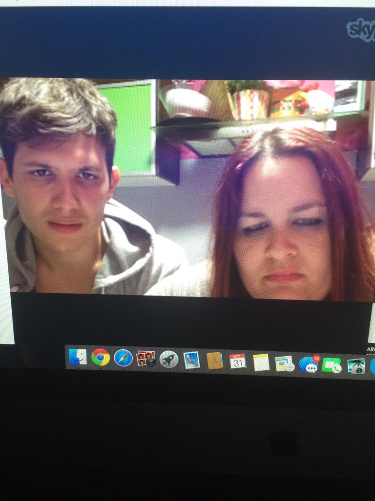 vozradioytv's tweet photo. Cara reacción al ver por primera vez un vídeo de @HowToBasic #facereaction @ImTiffanyLove http://t.co/79pRNJxUXi