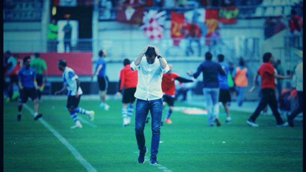 Aficiongrana's tweet photo. Que imagen.. las dos caras del fútbol
Gracias por este año @jmaira4 http://t.co/v6TN6p64ju