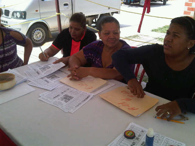 OPCPLAZA's tweet photo. Elecciones para Renovación de Consejo Comunal Rosa Mística http://t.co/mqleshwRrY
