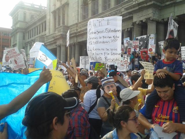 AleCanoTV's tweet photo. Cada vez son más ciudadanos que se unen al clamor popular #NoMasCorrupcion. http://t.co/8bmkegNMsu