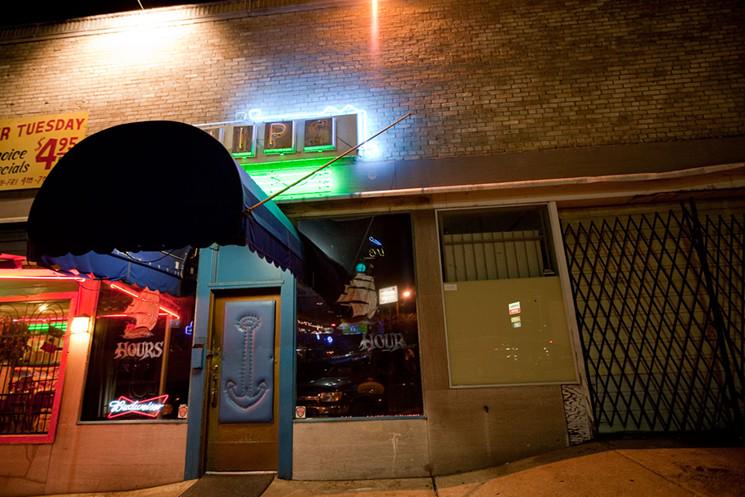 dallas_observer's tweet photo. The Endangered Dive Bars of Dallas  http://t.co/nov0XmrnEo http://t.co/5l8UcNtKf4