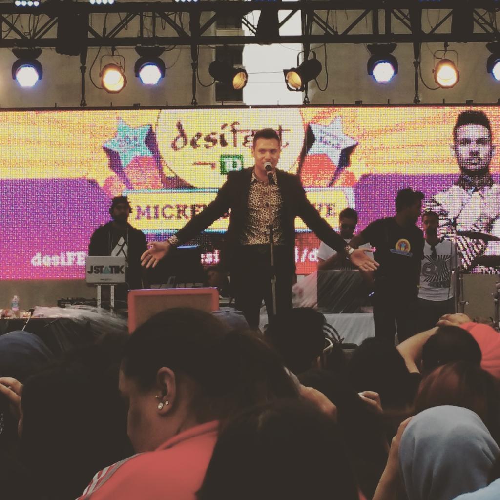 SAPNAToronto's tweet photo. We found our man crush! Mickey Singh! #Toronto #Desifest #Desifest2015 http://t.co/vJen948HoY