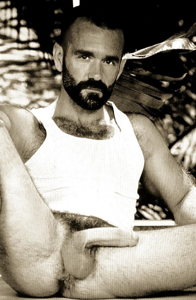 ApolloDivine's tweet photo. #YesPlease #RayDragon #Sexy #Man #HairyHunks #GayHunks #Bears #GayBears #ColtModels #SexSymbols #HardCock #WifeBeater http://t.co/eUaNq2J5ss