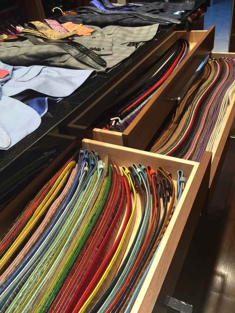 IanJamesPoulter's tweet photo. Always worth having a belt to go with any outfit. A few Gators in there. http://t.co/gArjqp9XnL
