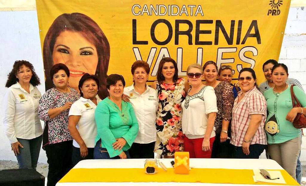 LoreniaValles_'s tweet photo. Encuentro con Enfermeras del Sector Público y Privado, comentamos nuestras propuestas para un #HermosilloSaludable http://t.co/wF9GbexVlv