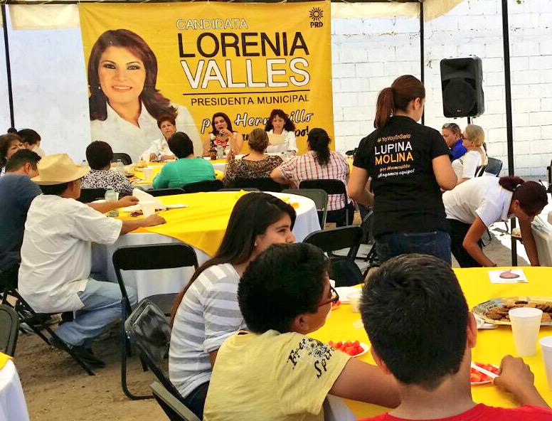LoreniaValles_'s tweet photo. Encuentro con Enfermeras del Sector Público y Privado, comentamos nuestras propuestas para un #HermosilloSaludable http://t.co/wF9GbexVlv