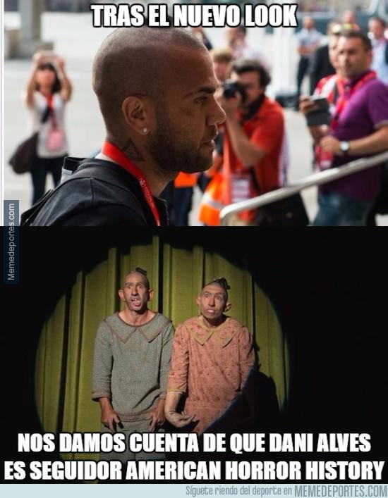 memedeportes's tweet photo. Dani Alves hace un homenaje a su serie favorita  http://t.co/uSnyzr4jdw http://t.co/jO8h2JS22B
