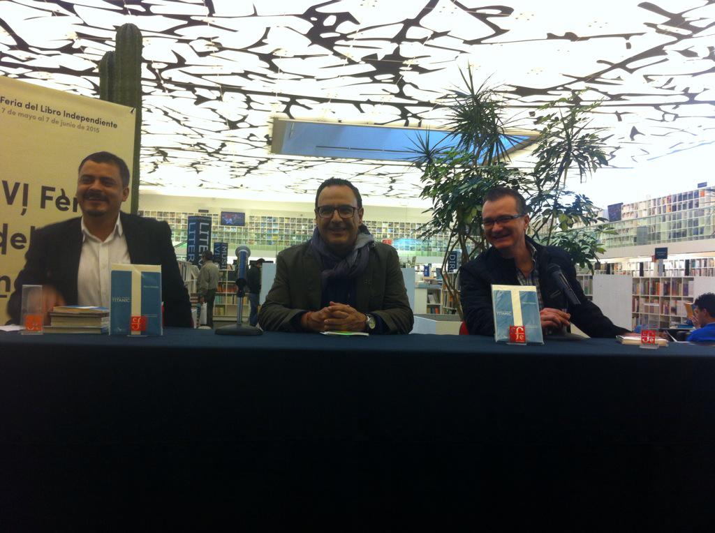 fli_mx's tweet photo. Comenzamos con 'Titanic', de Mario Heredia, lo acompañan Gerardo Bustamante y César Rodríguez @mantiseditores 
#FLI http://t.co/7bWnLq6pEi
