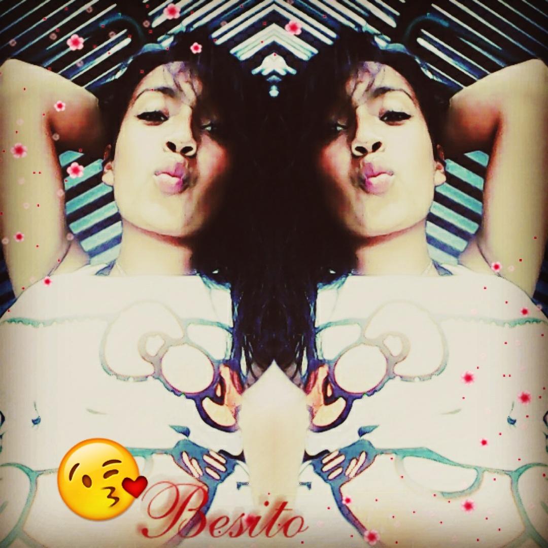 paolithaTobar's tweet photo. besito .. http://t.co/ZwgBCjGNlv