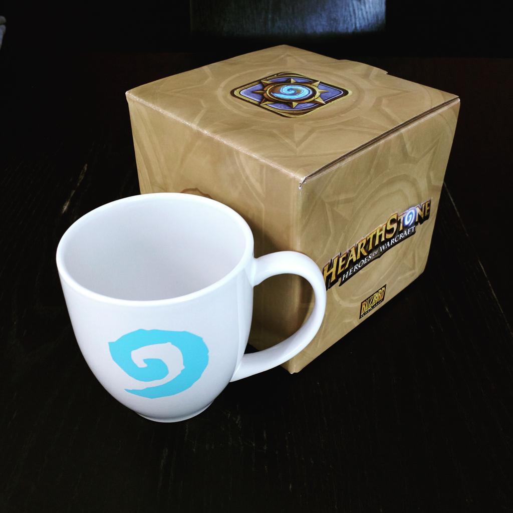 DapperPixel's tweet photo. My #HearthStone game just got serious! TY @GAUStudios http://t.co/eVdP36TfGW