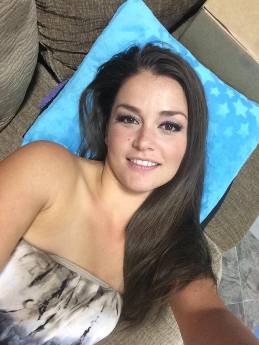 On set :) waiting for my turn to play .... Hehe http://t.co/amDQPr76XA<a href="/tag/wwe"class="tags"><span>#wwe</span></a><a href="/tag/showoff"class="tags"><span>#showoff</span></a><a href="/tag/roadtowrestlemania"class="tags"><span>#roadtowrestlemania</span></a>