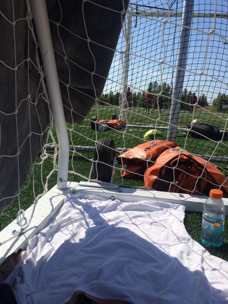 BrandiMInglis's tweet photo. When bae wants to play soccer but it's hot AF outside. #NetFort #ServiceTurf http://t.co/py4m0AajJI