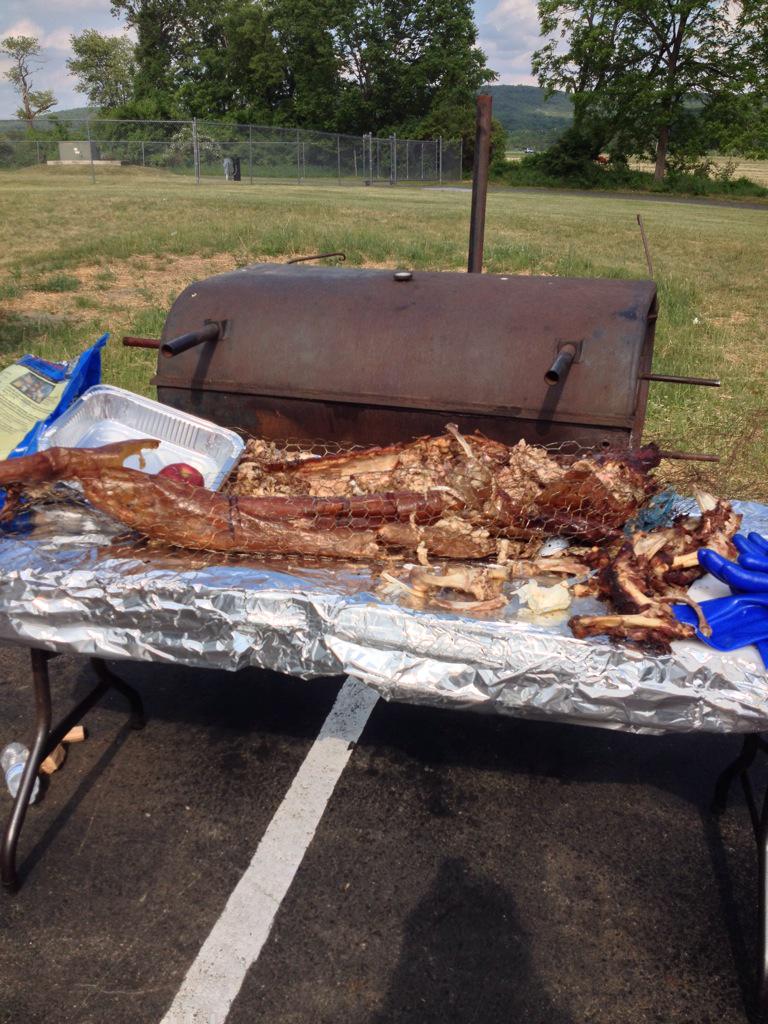 LivetoFightInc's tweet photo. Hanging w @JimMiller_155 &amp; his meat. @MikeIsabellaDC @chefspike @EL_Pescadero805 @mattmitrione you jealous boys?? http://t.co/tSYW5QKepP
