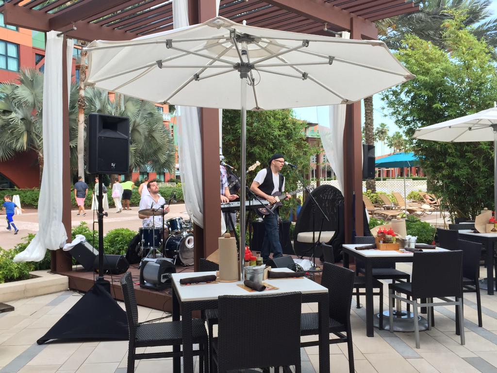 RitaGoodroe's tweet photo. Celebrating the end of a great #btce2015 w/tasty BBQ, cold beer, fun music & talented ppl & @graceleelaw http://t.co/N1E2tv73VE
