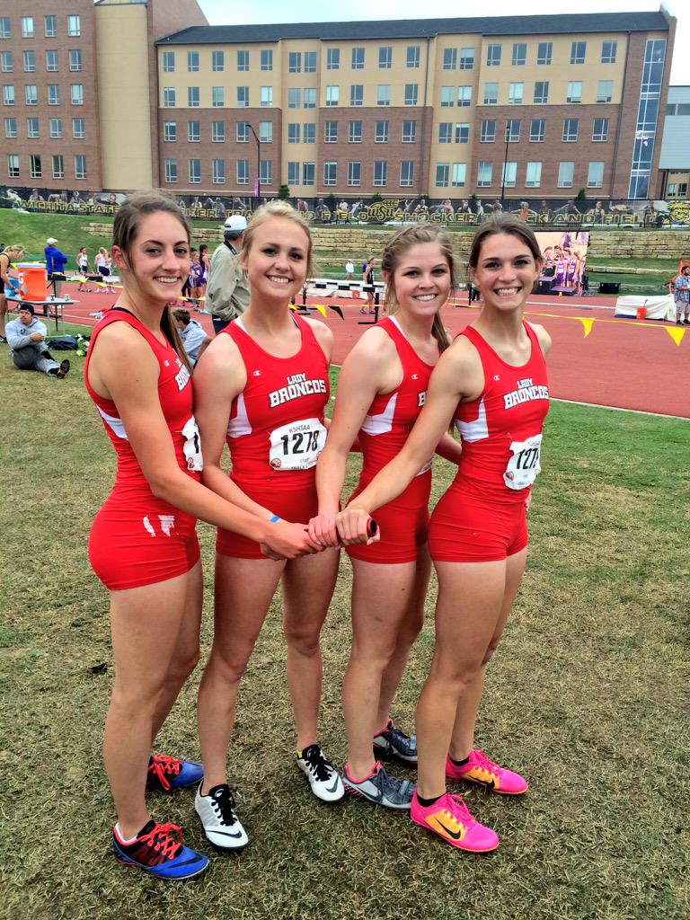 Russel wins the Girls 3A 4x400m Relay in 4:06.37.