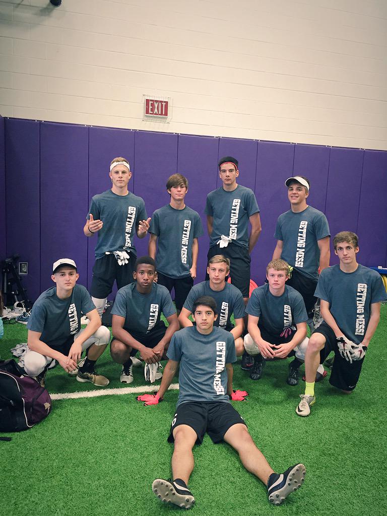 e_therealmusic's tweet photo. The undefeated 7v7 champs😎🏈 #breakingAnkles #mrstealyogirl #MeLosChinge #GettingMessi http://t.co/uL8esP6z3b