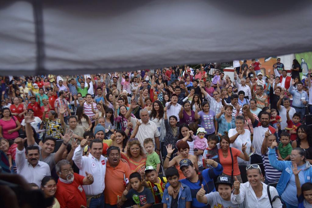 ChavaRizo's tweet photo. Nuestros jóvenes representan un gran proyecto para nosotros, queremos que #Zapopan este lleno de historias de éxito. http://t.co/Pzx9onU0kn