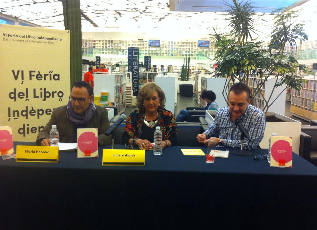 fli_mx's tweet photo. En este momento @mantiseditores, 'Claustro', de Lucero Alanís, acompañada de Mario Heredia y César Rodríguez
#FLI http://t.co/PURbvKfbbY