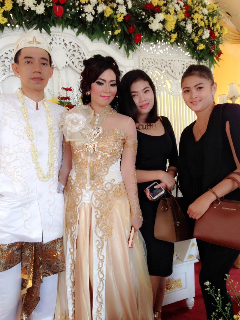 mandaoliviya's tweet photo. Selamat ya buat temen w yg satu ini http://t.co/Z9T4V5Wrvm