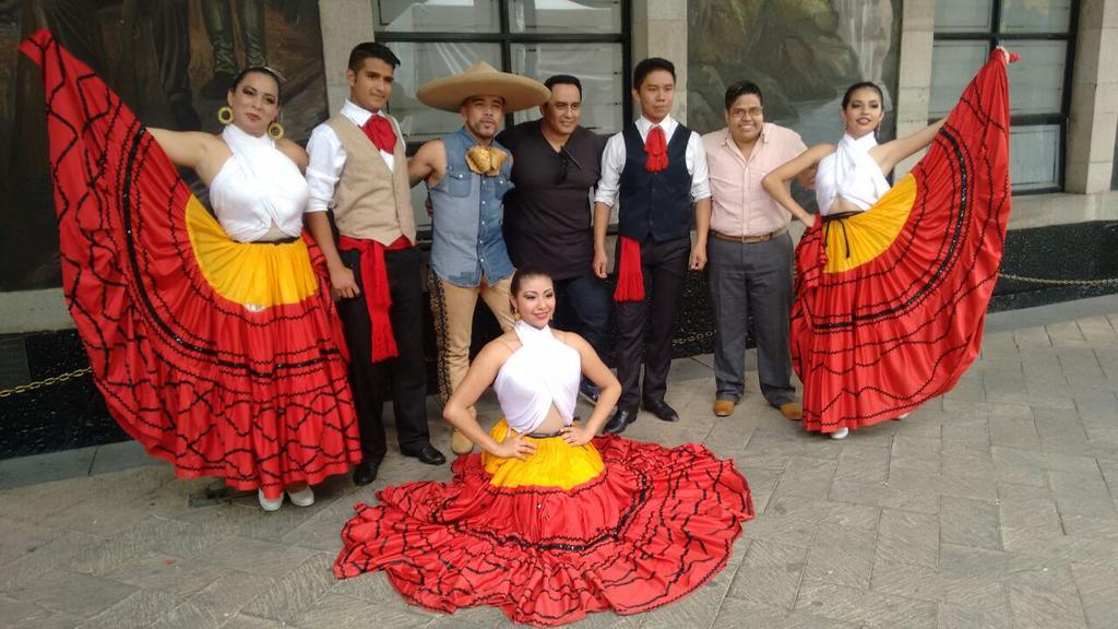 El día de ayer terminando #ShowOpening junto a un gran equipo a lado del cantante de música ranchera Emanoel Malagon