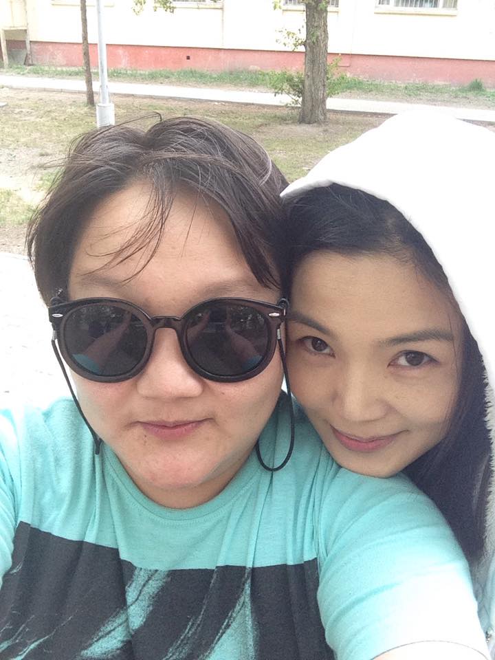 Найз <a href="/DoNjToi/">Сонин Хүн</a> маань твиттерт нэгдүүллээ