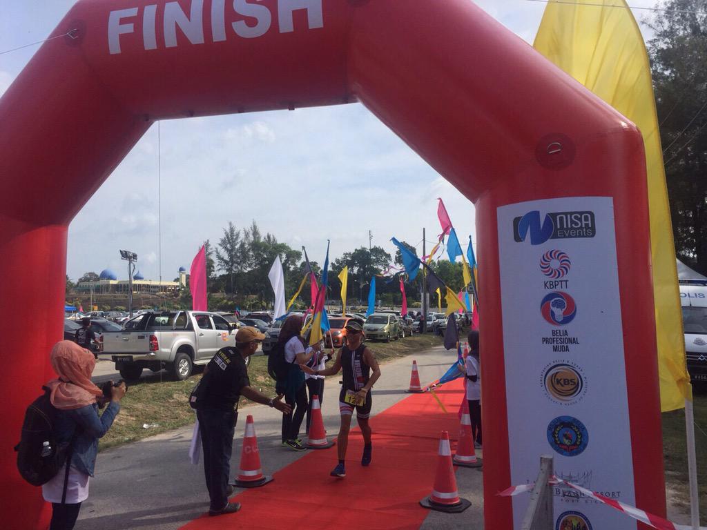 ShahrilComms's tweet photo. Tahniah kepada peserta Triathlon yang berjaya menamatkan acara mereka pada kedudukan terbaik. #KSP2015 http://t.co/5hgLuvdznD