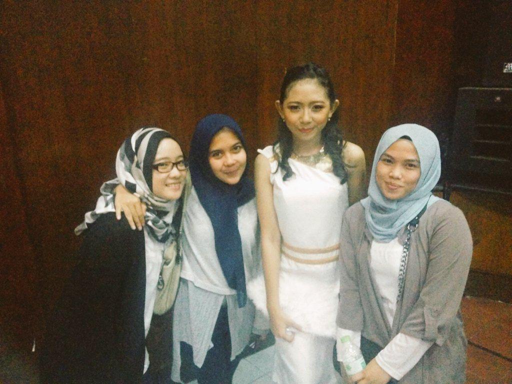 fifinvt's tweet photo. @pakulancip_KBU last night! Thanks you've already provide specta show, make me miss Faculty of Psychology :"> http://t.co/5wiJfENVTy