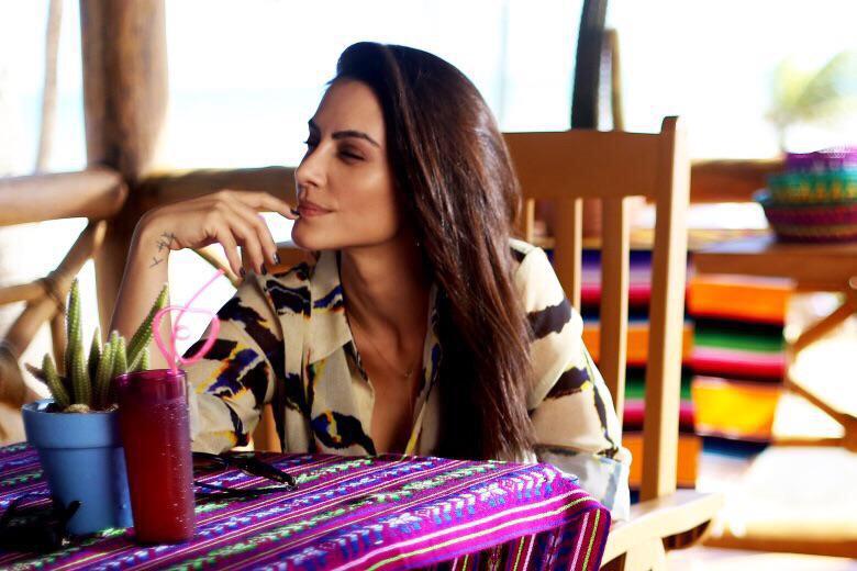 Cleo Pires lindíssima falando sobre #QualquerGatoViraLata2 agora no Altas Horas.