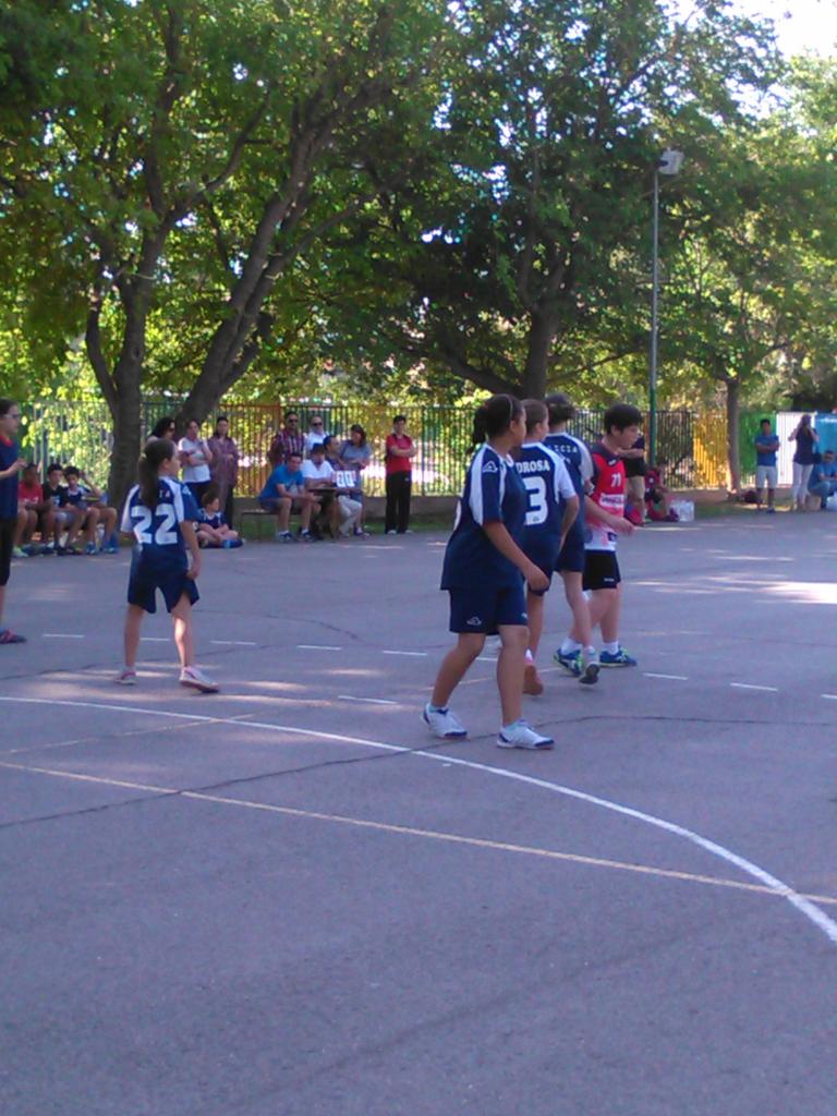 TauronsClub's tweet photo. Nuestros benjamines perdieron, semana complicada, alevines ganaron. Al chicas cada vez plantan mas cara. http://t.co/GnoPg6WKMX