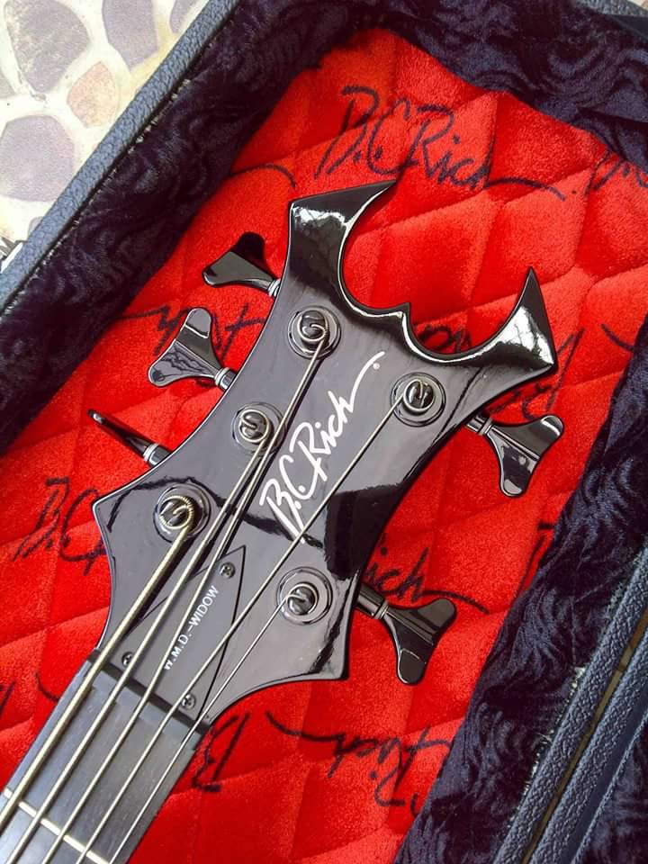 BC RICH BASS ORIGINAL MINAT GUYS PM 
HUB: 083898526073 PIN:7D2EDB17