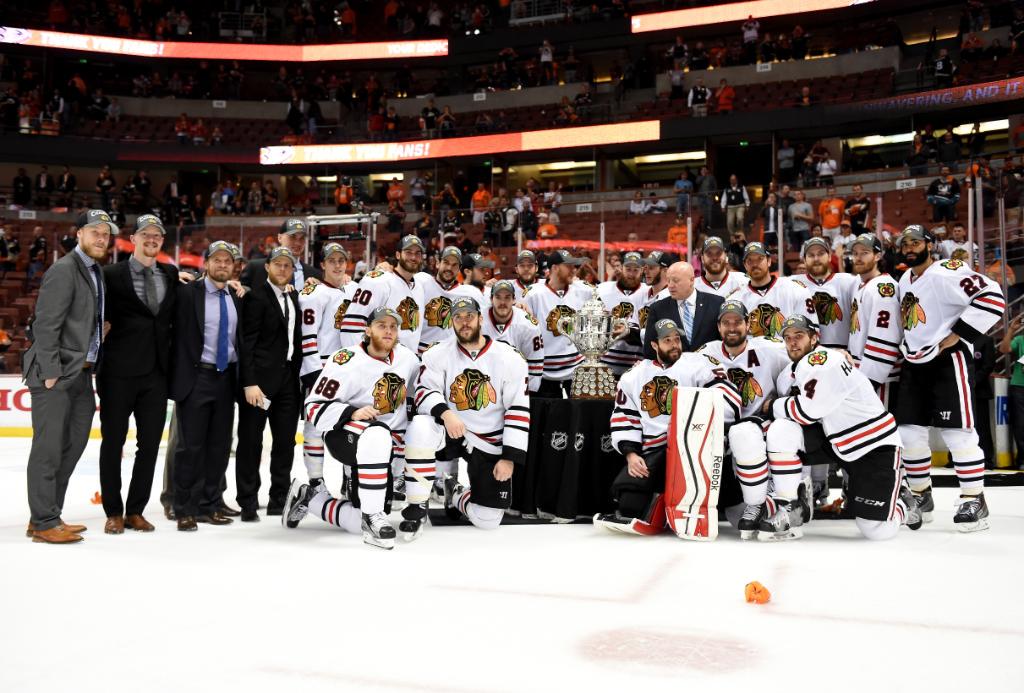 NHL's tweet photo. Everybody look, nobody touch. #StanleyCup http://t.co/jdehe6fBaS