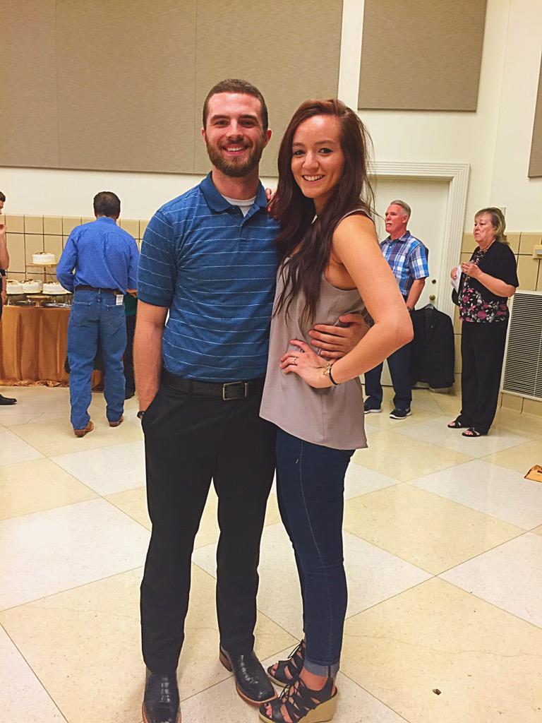 brayden_deal's tweet photo. Congrats lil grad🎓 love you 😍 #lilseester. http://t.co/noNisZd47O