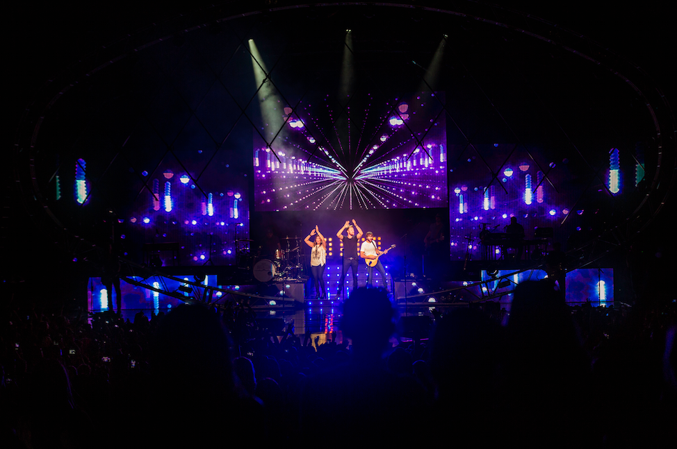 ladya's tweet photo. BOSTON! An incredible night in a packed house. Thank you all so much! #WheelsUpTour http://t.co/G3T6OmiMOV