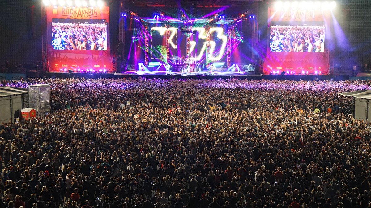 kiss's tweet photo. Massive crowd at #KISS show last night in Munich, Germany! #KISSARMYROCKS! http://t.co/nMY29Rz3Tp