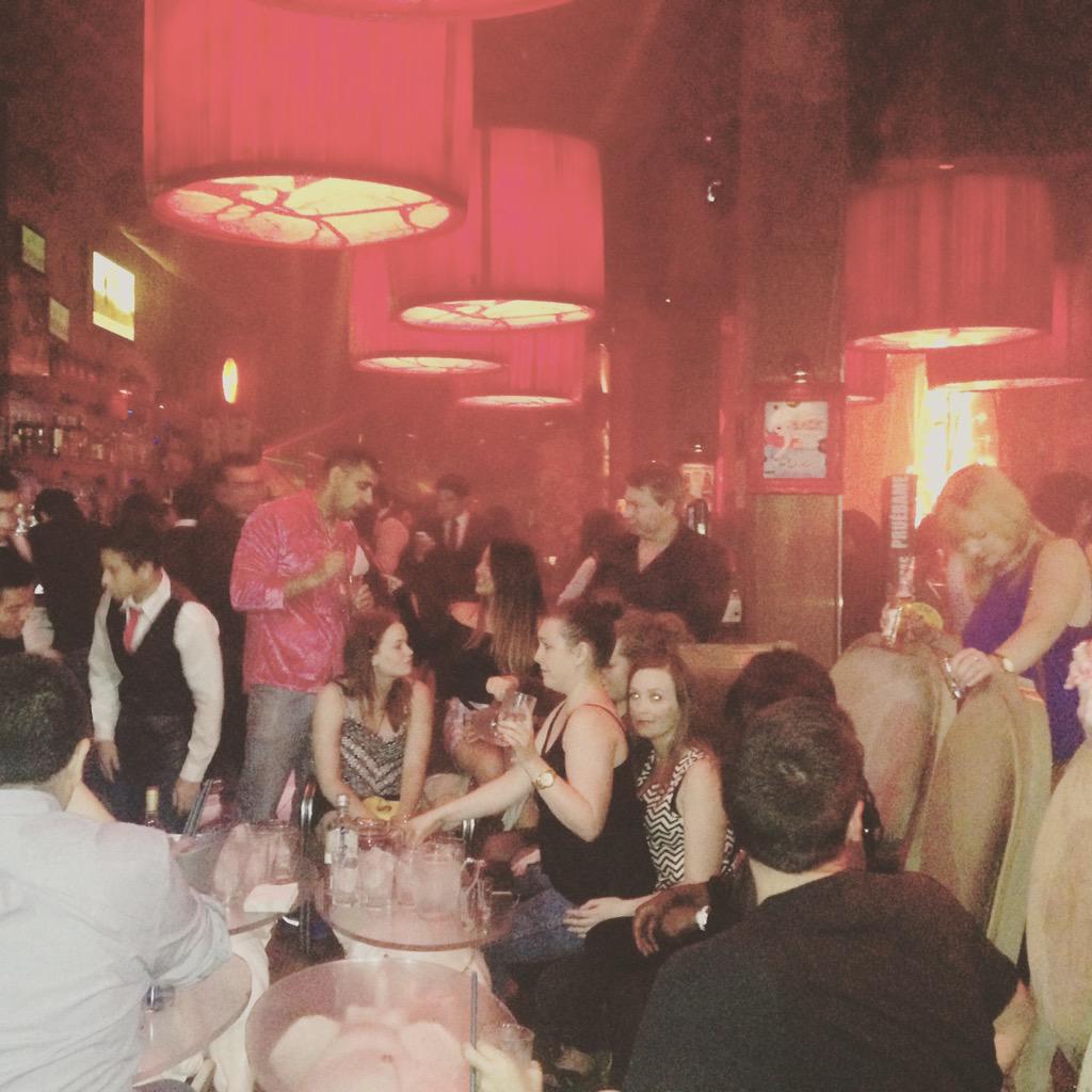 DQUINTINPOLANCO's tweet photo. #Empezamos #SabadoEnDQC #GrupoEnVivo #Dj #Shots #Party #BarcoDeShots #Condesa #Tamaulipas37 #SofaEntertaiment http://t.co/skEKPeqNfV