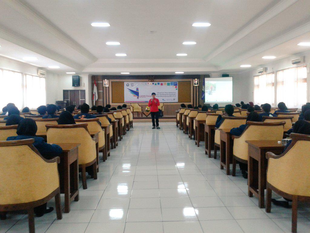 Sambutan dan pemberian motivasi oleh <a href="/RiskyHI/">Risky Haerul Imam</a>