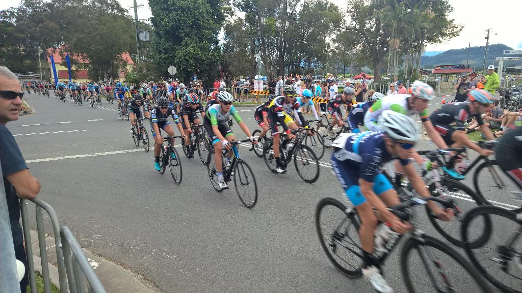 SubaruAlbion's tweet photo. They are screaming around crit in final stage #BOTB15 #NRS15 Trek Emonda handling pace perfectly @TrekBikesAust http://t.co/GIRBiHihko