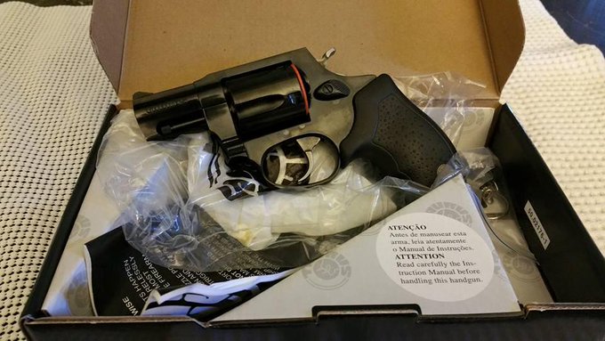 Say hello to my little friend! Taurus 85 .38 spl Might get the Walter P99 they had later on. I love AZ<a href="/tag/camgirl"class="tags"><span>#camgirl</span></a>